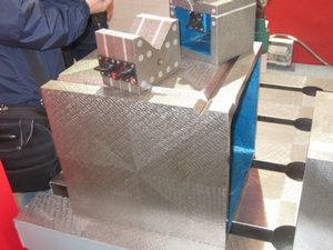 大理石平臺與數(shù)控機床的關系